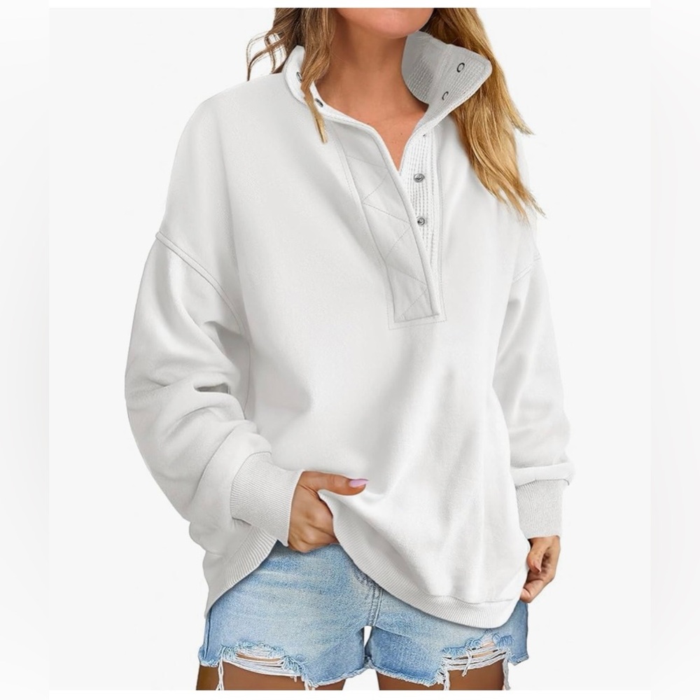 NWT WHITE OVERSIZED SWEATSHIRT-S
